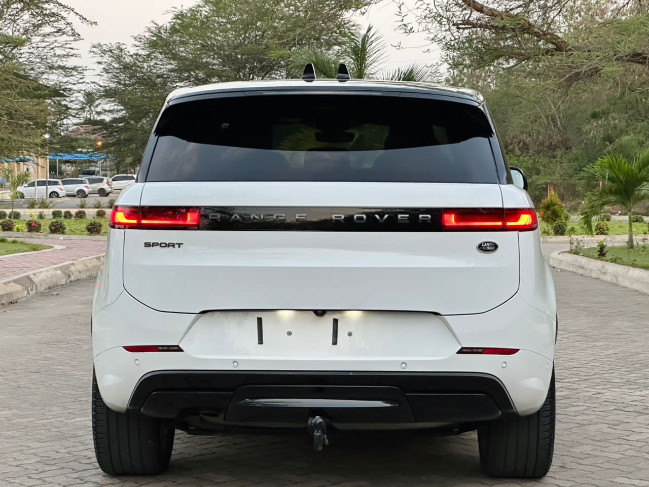 RANGE ROVER SPORT  DAYNAMIC  SE MHEV AUTOBIOGRAPHY thumbnail 2